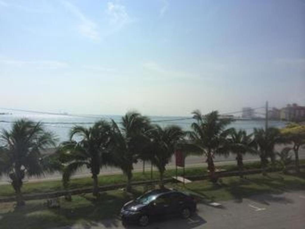 Sea Front Hotel Port Dickson Esterno foto